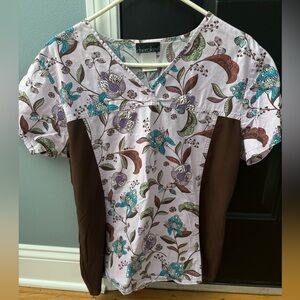 Cherokee size large scrub top